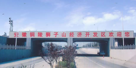 �������Y