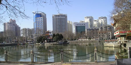 �������Y