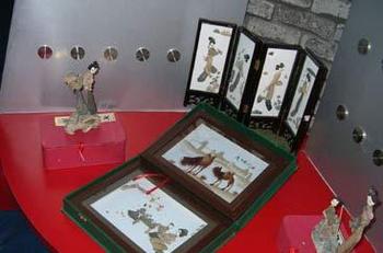 �������Y