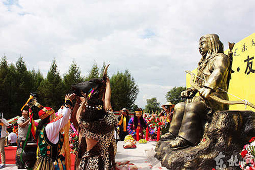 �������Y