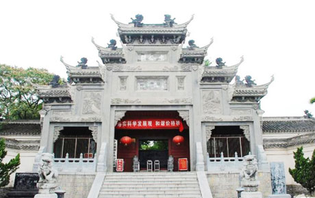 �������Y