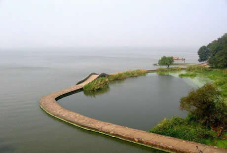 �������Y