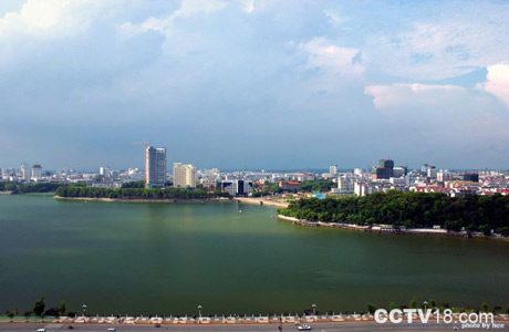 �������Y