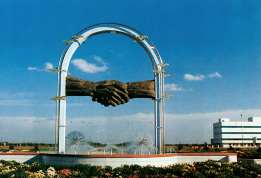 �������Y