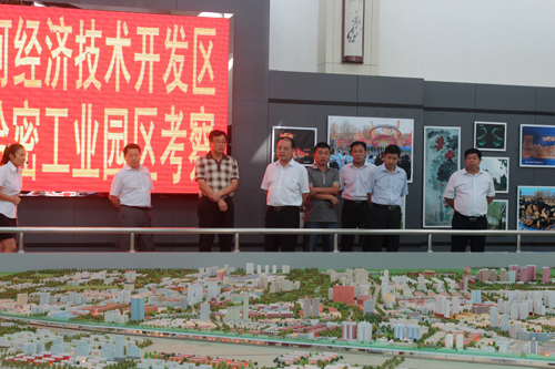 �������Y