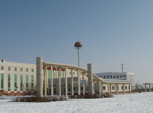 �������Y