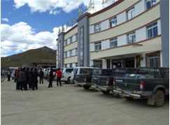 �������Y