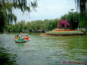 �������Y