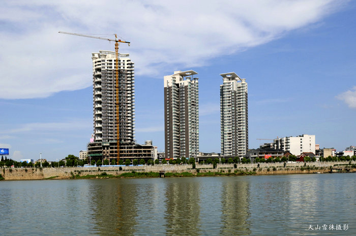 �������Y